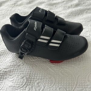 Unisex Black Cycling Shoes